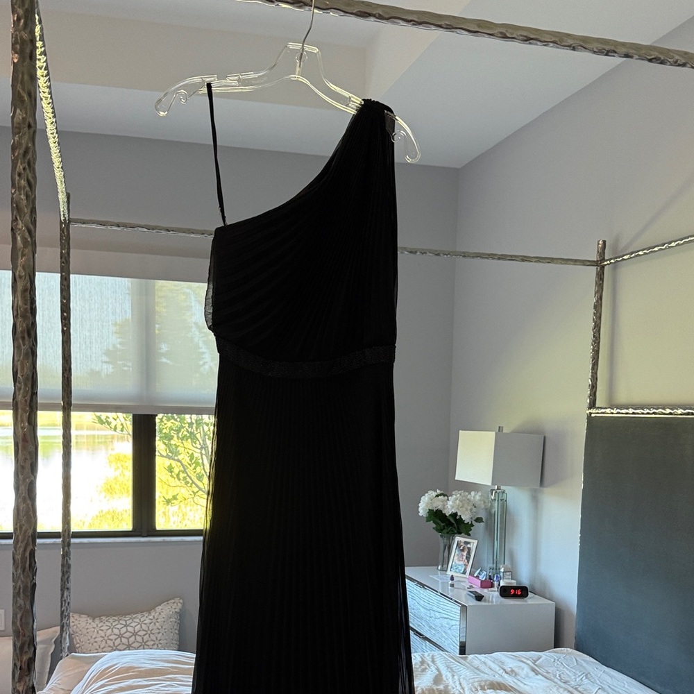Chic One-Shoulder Black Dress